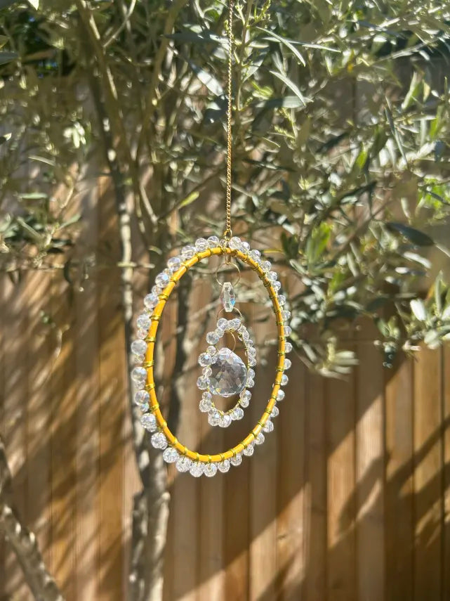 Attrape-Soleil Double Cercle Doré Serti, Boule de Cristal & Perle en Verre