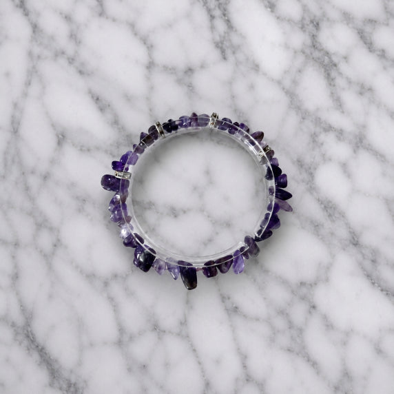 Bracelet Chips Améthyste — Fil Élastique