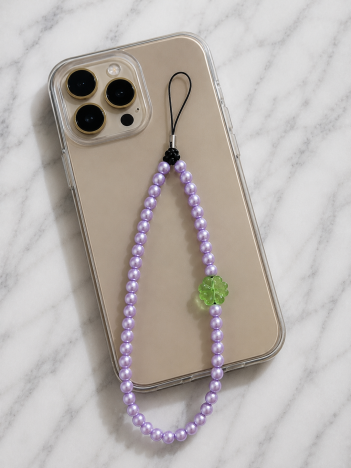 Cordon téléphone perles lilas sur smartphone