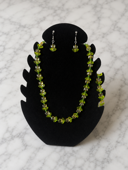 Parure Fleurs Vertes - Collier, Bracelet et Boucles d'Oreilles
