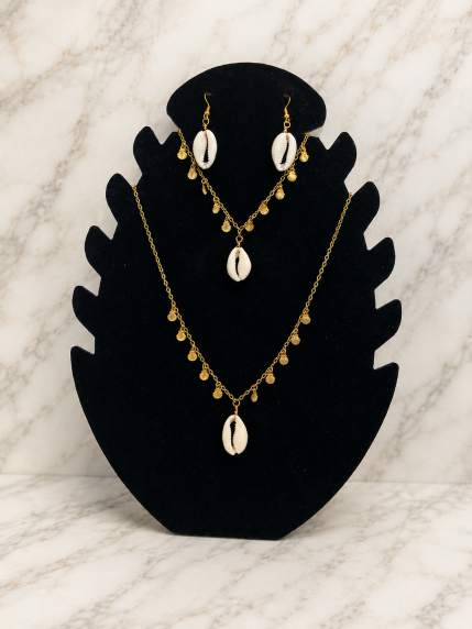 Parures Coquillages Complètes – collier et boucles d'oreilles cauris naturels dorés