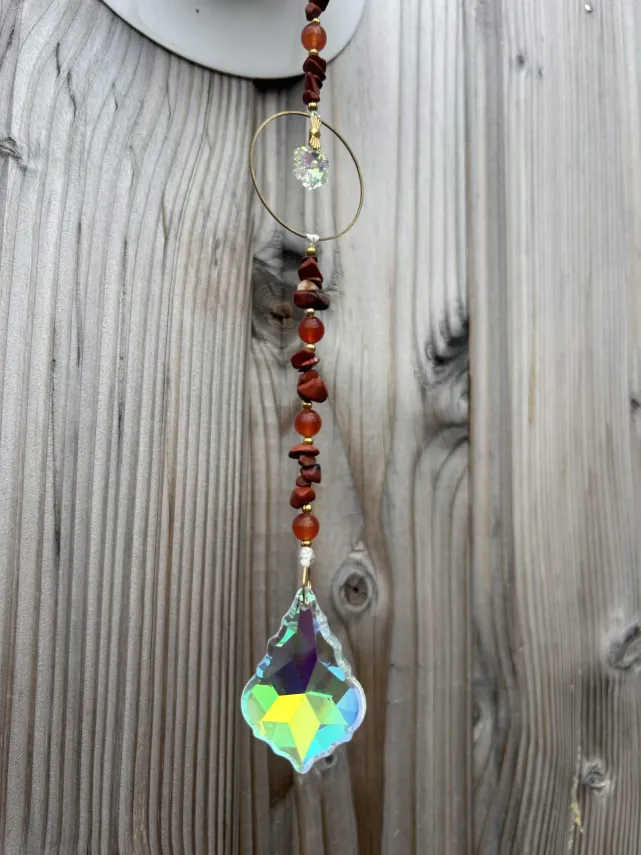 Attrape-Soleil Cercle Doré & Jaspe Rouge en Cristal