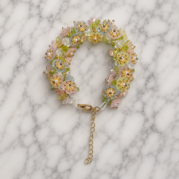 Bracelet Fleurs Perles Roses et Vertes Dorées