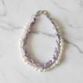 Anse de sac perles nacrées ruban lilas - fond marbré vue 1